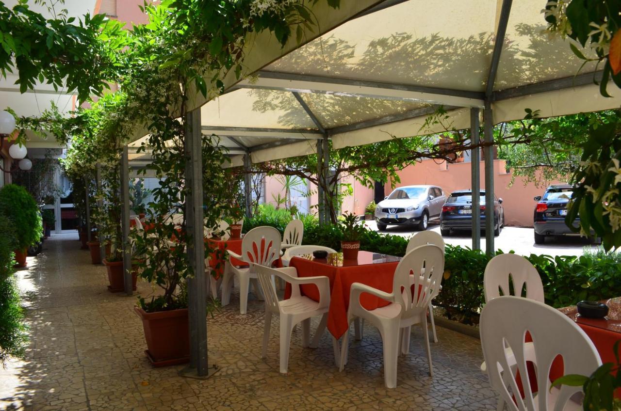 Hotel I Due Gabbiani Citr 9006 Marina dʼMarina dʼAndora Exterior foto